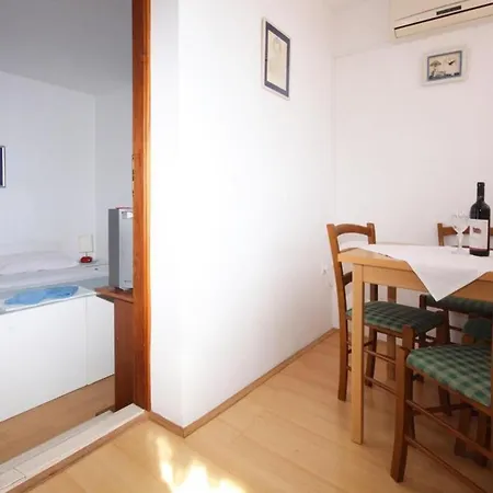 Katica - One Bedroom With Balcony And Sea View *