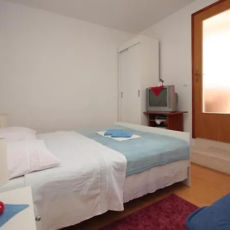 Apartman Katica - One Bedroom With Balcony And Sea View